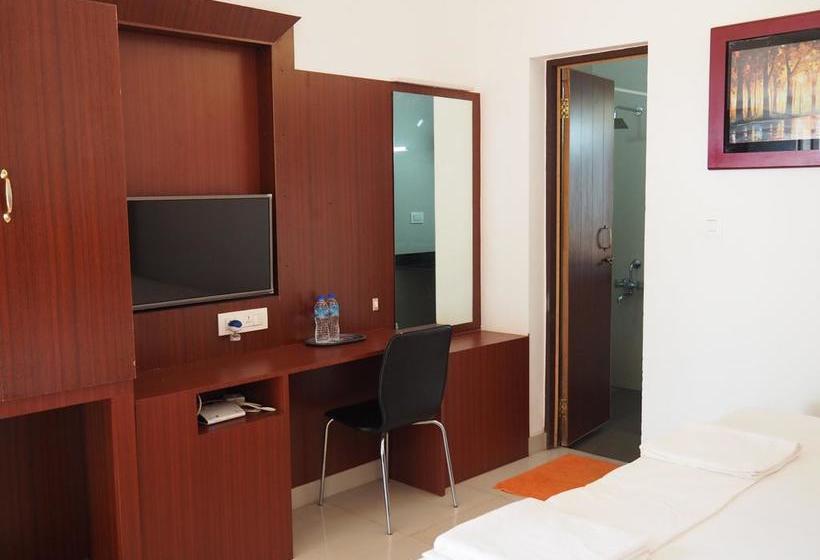 Kanbay Beach Resort 13