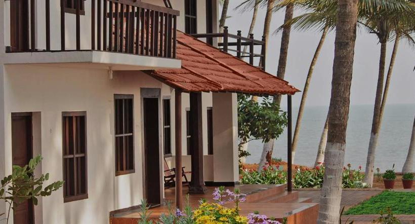 Kanbay Beach Resort 15