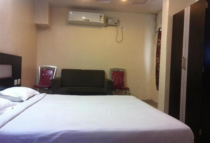 Hotel Bommarillu Residency 18