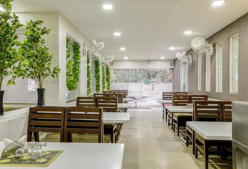 Hotel Lalajis Executive 19