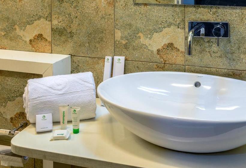 Hotel Lalajis Executive 9