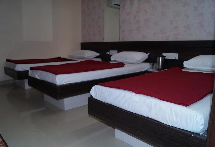 Hotel Shri Akshar 10
