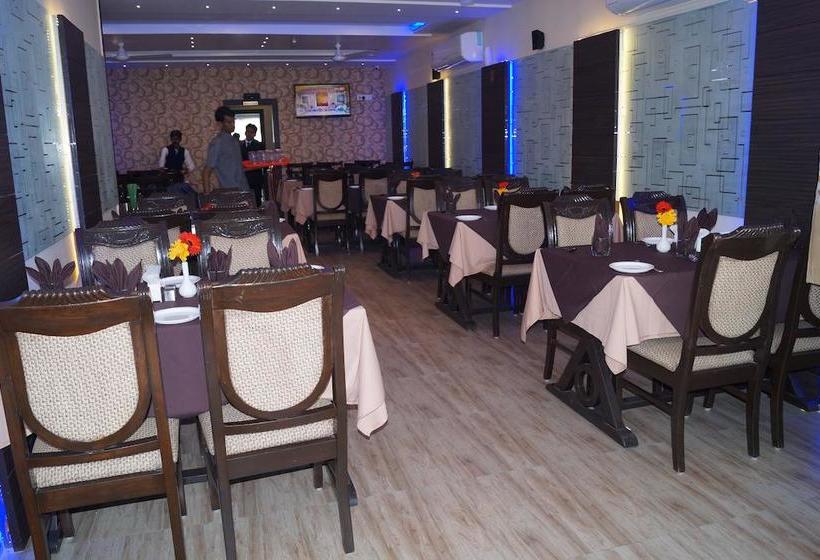 Hotel Shri Akshar 13