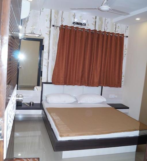 Hotel Shri Akshar 18