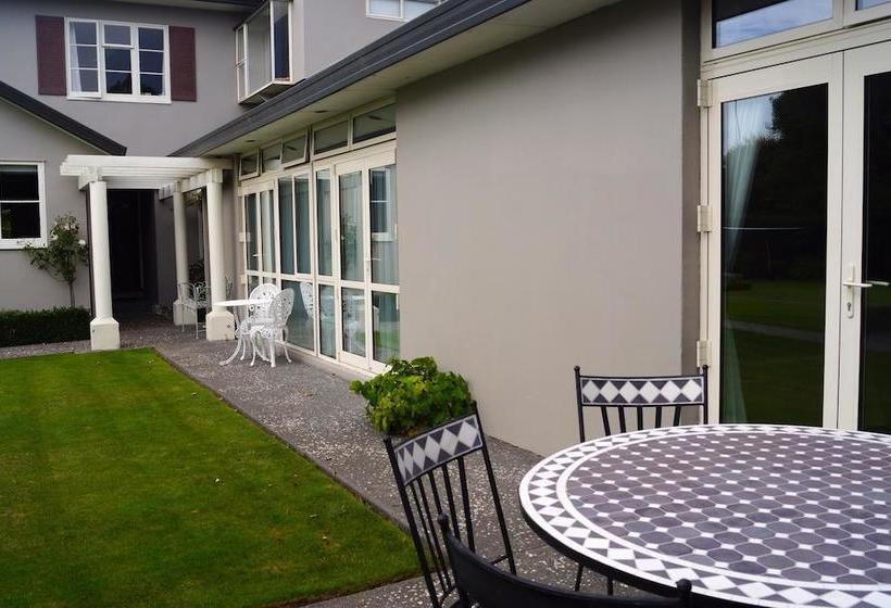 Bed and Breakfast Alumni House Canterbury 4