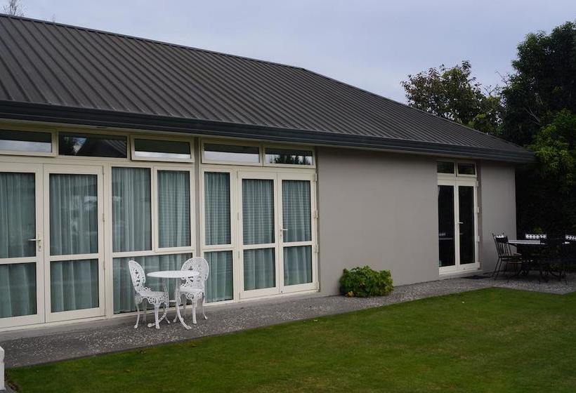 Bed and Breakfast Alumni House Canterbury 5