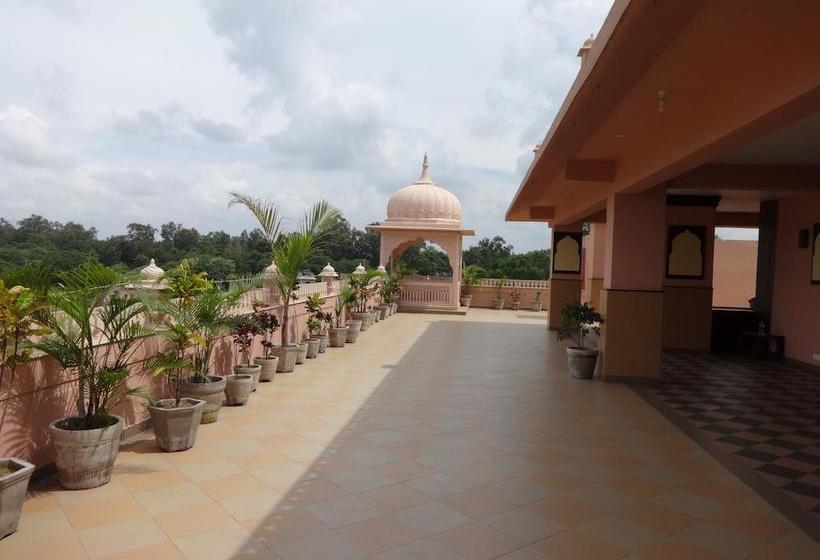 Resort The Royal Retreat 18