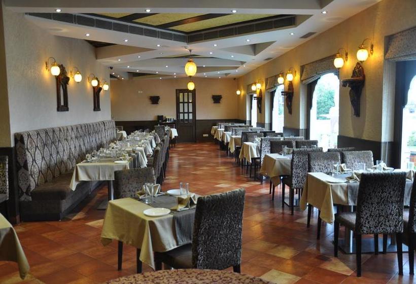 Resort The Royal Retreat 8