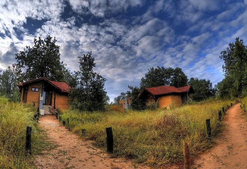 Resort Kanha Earth Lodge 10