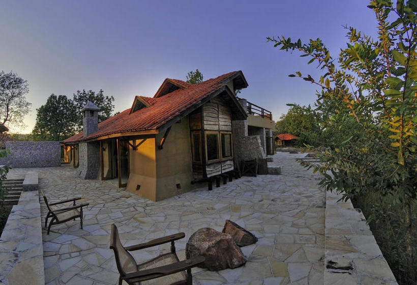Resort Kanha Earth Lodge 11