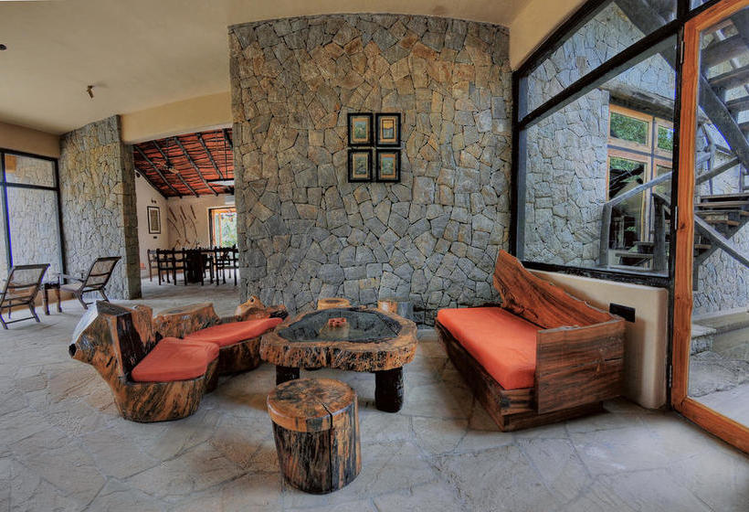 Resort Kanha Earth Lodge 14