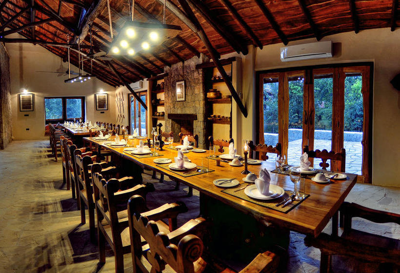 Resort Kanha Earth Lodge 5