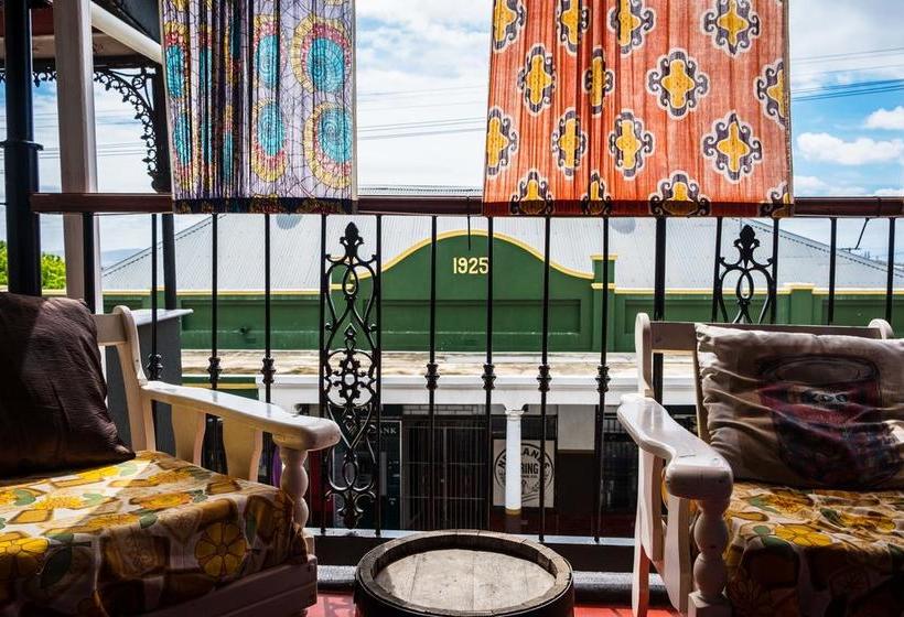 Hostel Bohemian Lofts Backpackers 5