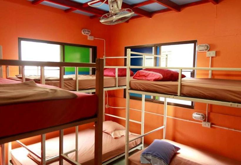 I Hostel Phuket 11