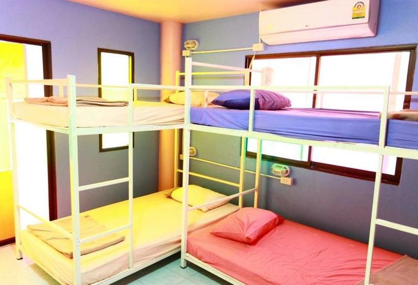 I Hostel Phuket 20