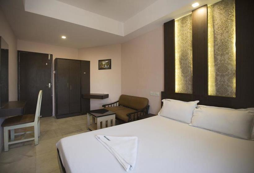 Hotel Oasis Residency 5