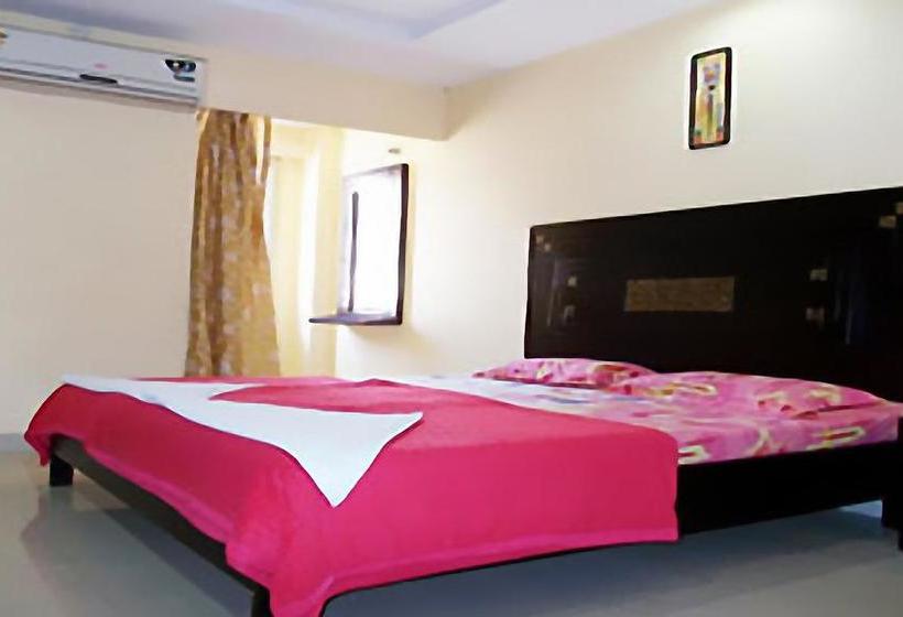 Hotel Sai Priyanka Comfort Inn 13