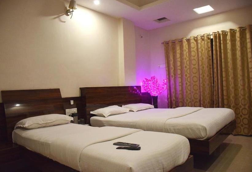 Hotel Mangesh Plaza