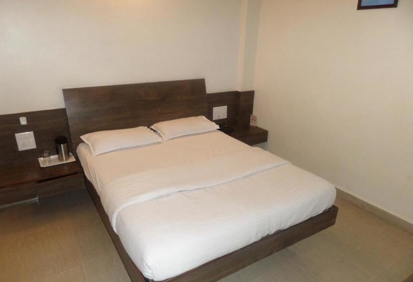 Hotel Mangesh Plaza 14