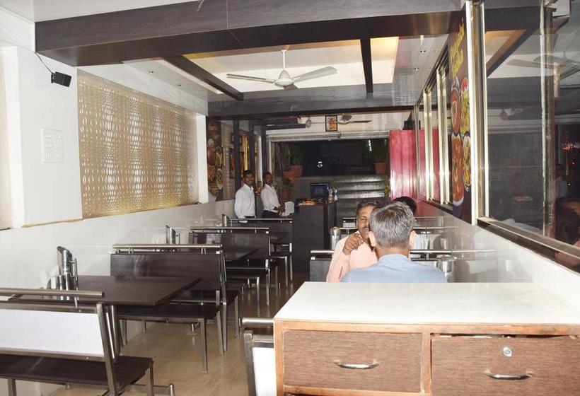 Hotel Mangesh Plaza 15