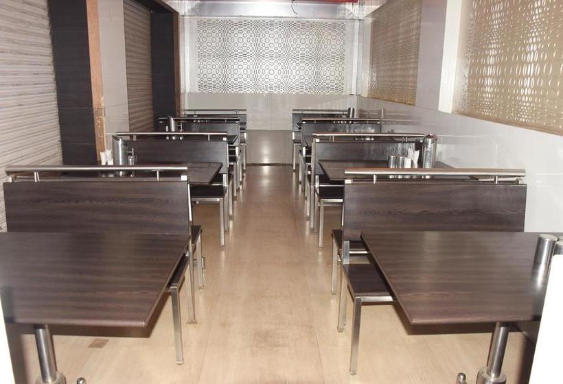 Hotel Mangesh Plaza 16