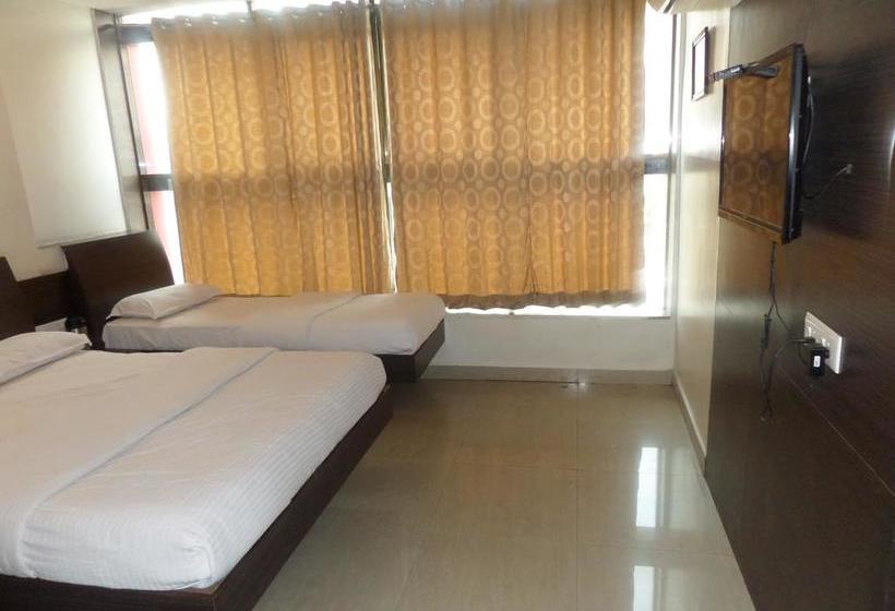Hotel Mangesh Plaza 17