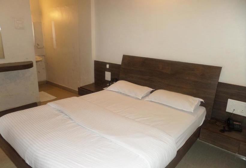 Hotel Mangesh Plaza 18