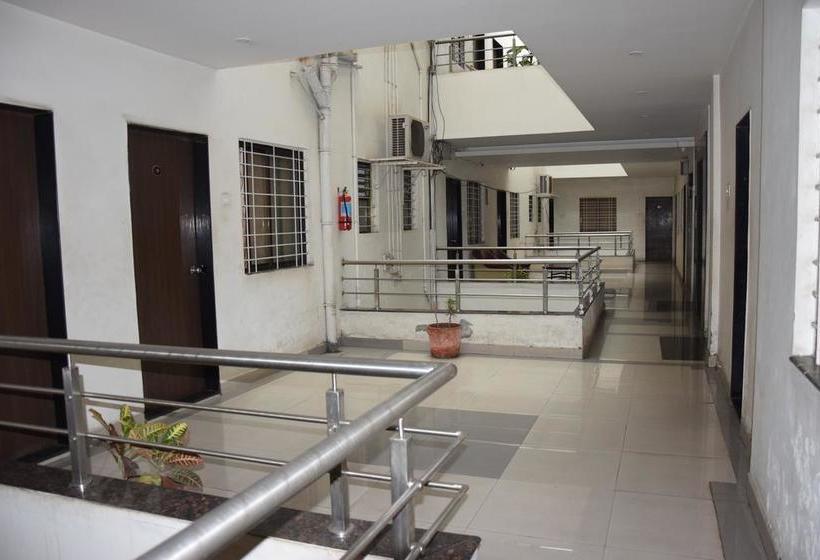 Hotel Mangesh Plaza 5