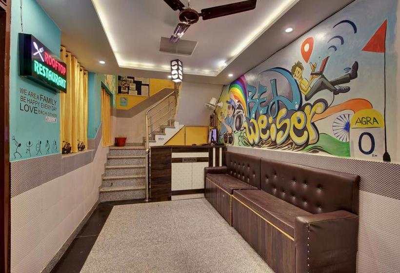 Bedweiser Backpackers Hostel 1