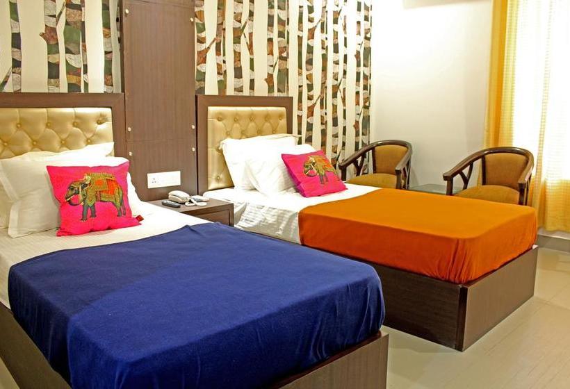 Adhunik Hotel Neemrana 2