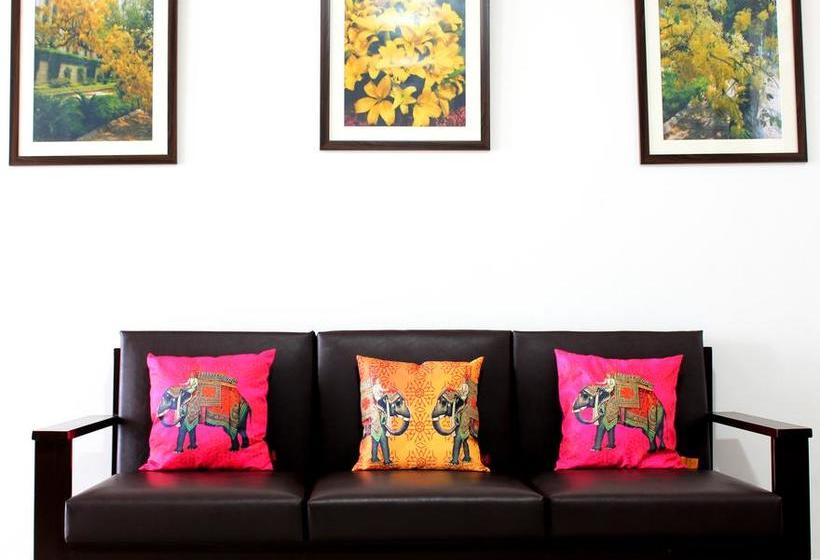 Adhunik Hotel Neemrana 4