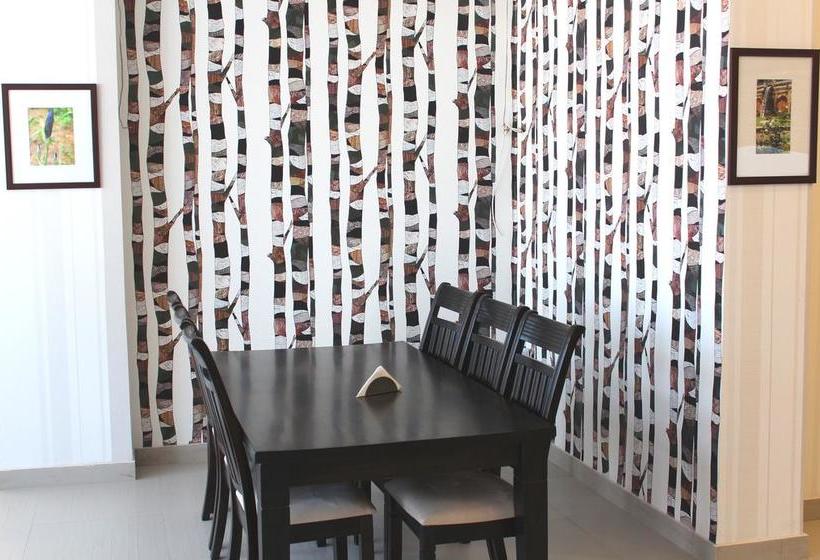 Adhunik Hotel Neemrana 7