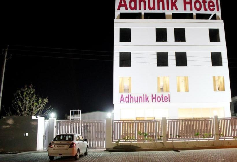Adhunik Hotel Neemrana 8
