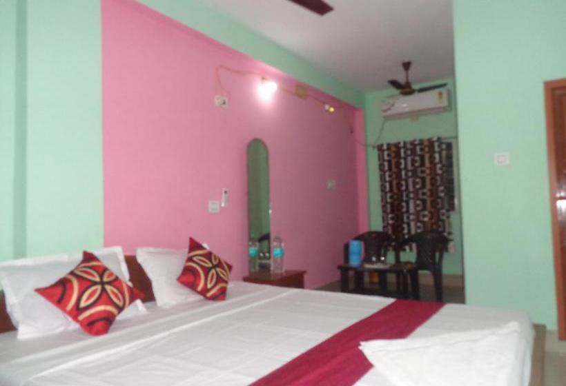 Hotel Emarald Inn 11