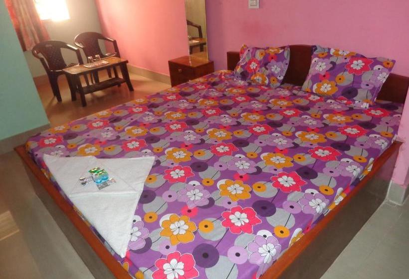 Hotel Emarald Inn 12