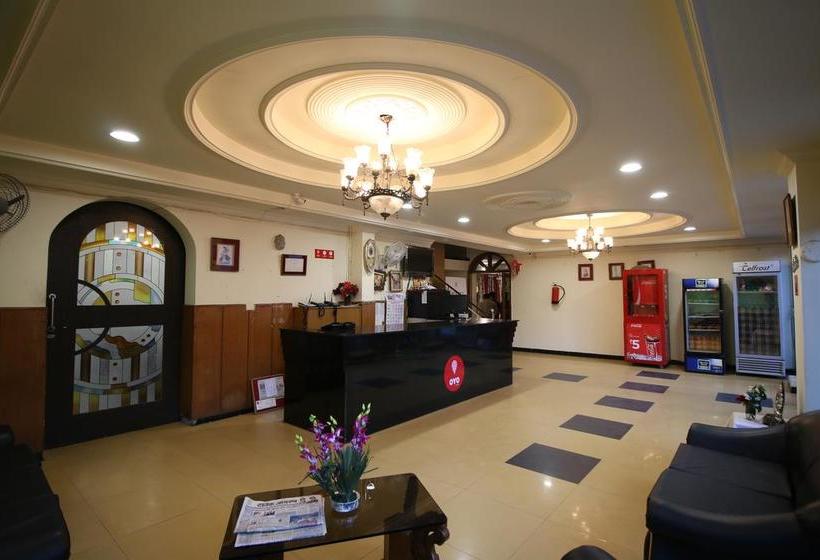 Motel Divine International 1