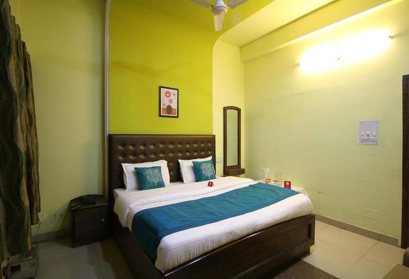 Motel Divine International 3