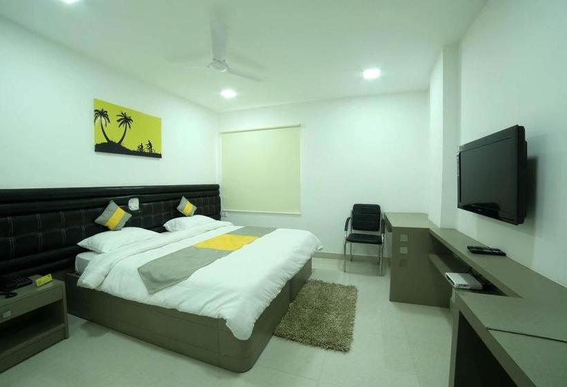 Hotel Falcons Nest Lariviera