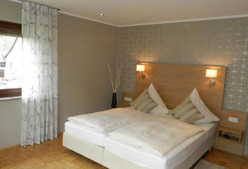 Hotel Weingut Pension Stassen 10