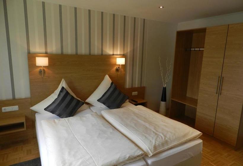 Hotel Weingut Pension Stassen 11