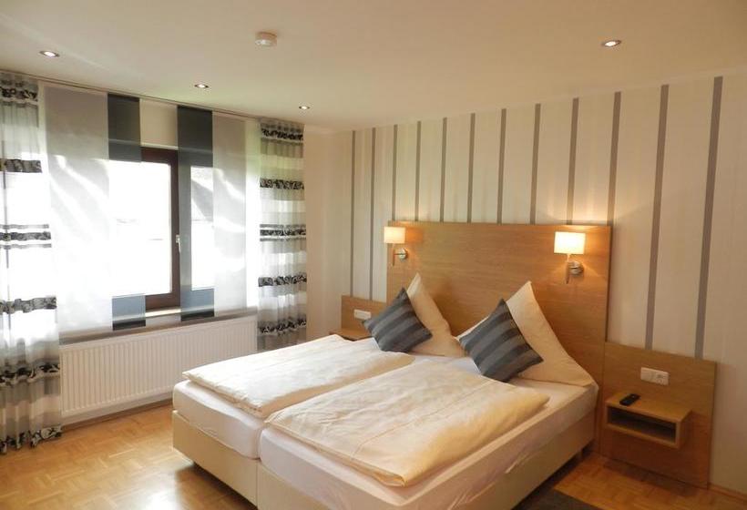 Hotel Weingut Pension Stassen 12