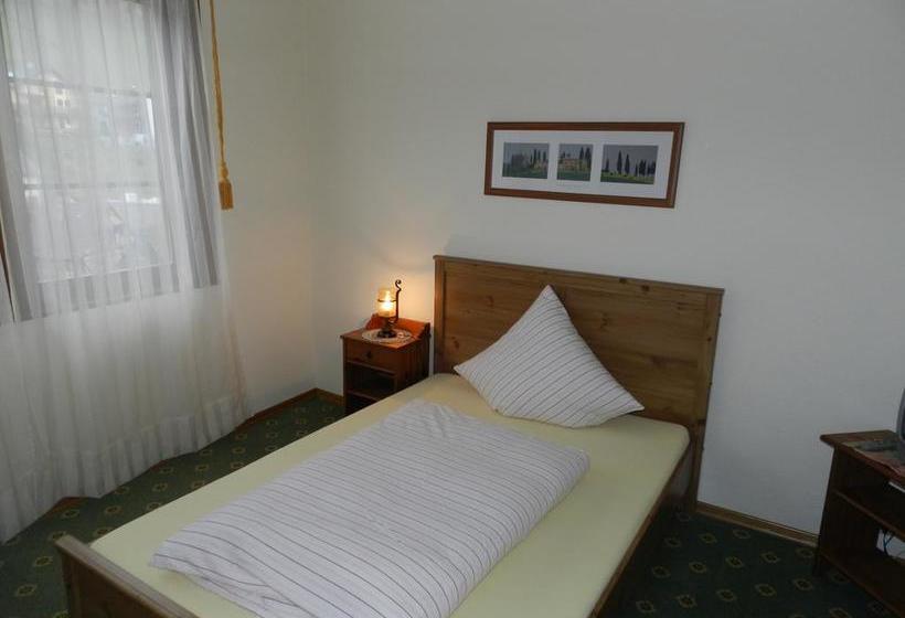 Hotel Weingut Pension Stassen 17