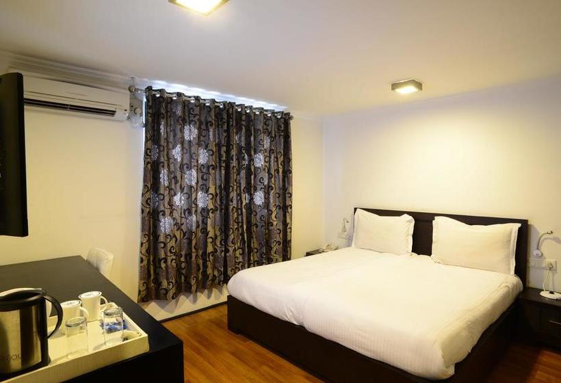 Summit Renaissance Hotel & Spa 4