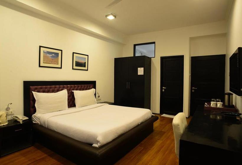 Summit Renaissance Hotel & Spa 8