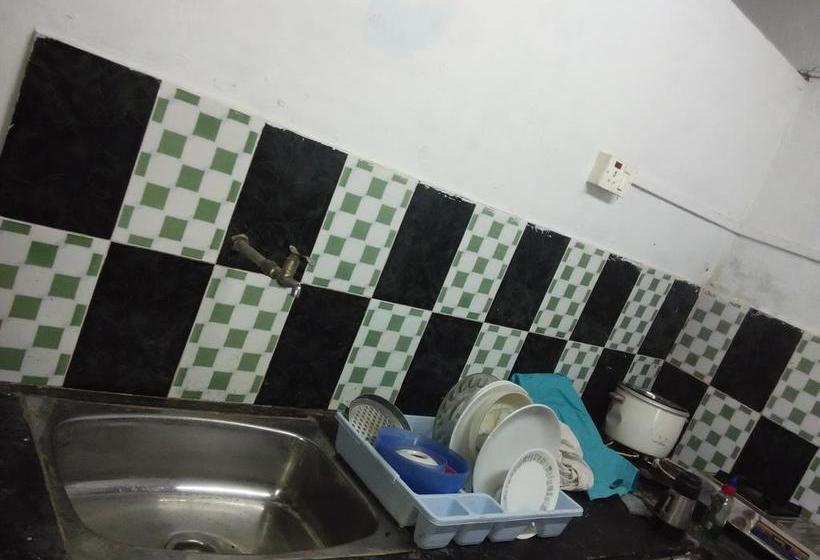 Labackwoods Hostel 8