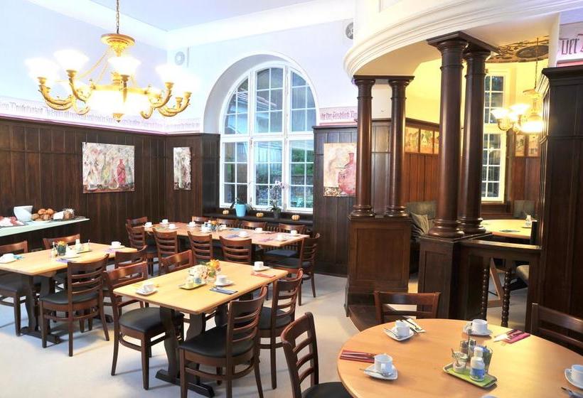 Hotel Kurhaus Trifels 6