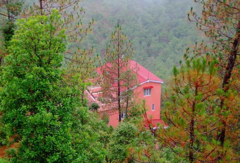 Hotel Whispering Heights 6