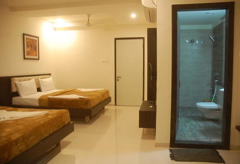 Hotel Swathi 13