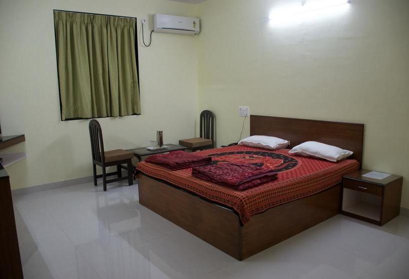 Hotel Hira Laxmi Residency 10