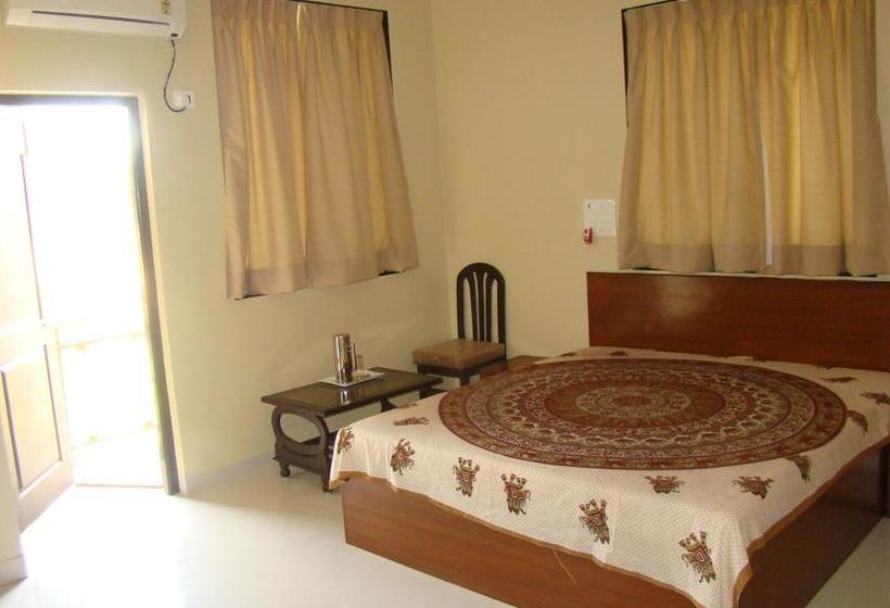 Hotel Hira Laxmi Residency 4